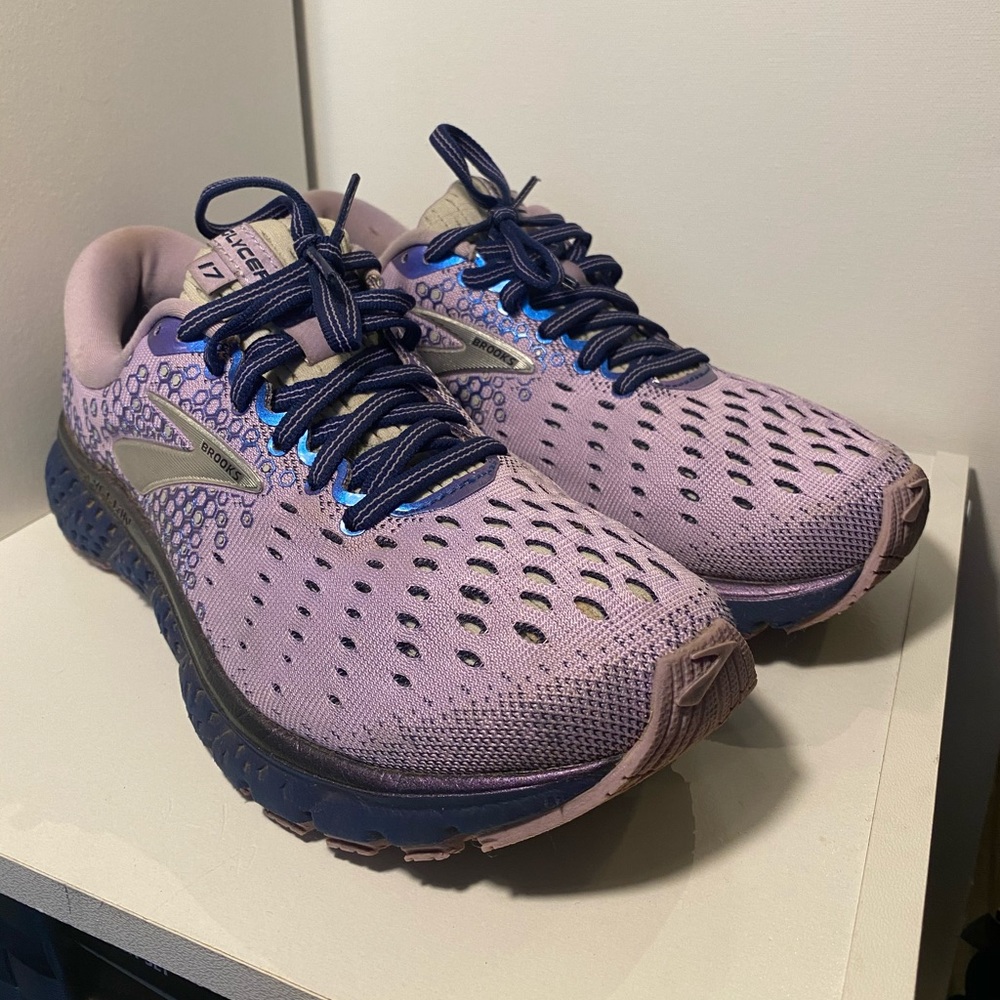 Brooks Glycerin 17 running shoes